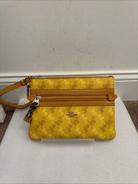 Coach gallery horse and carriage print pouch large wristlet with hangtag